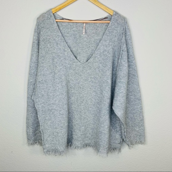 FREE PEOPLE Irresistible Wool Frayed Sweater Grey Size M - Picture 2 of 5